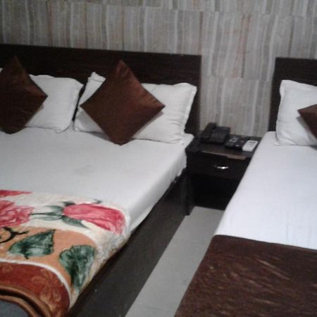 Hotel Majesty Palace มุมไบ ภายนอก รูปภาพ